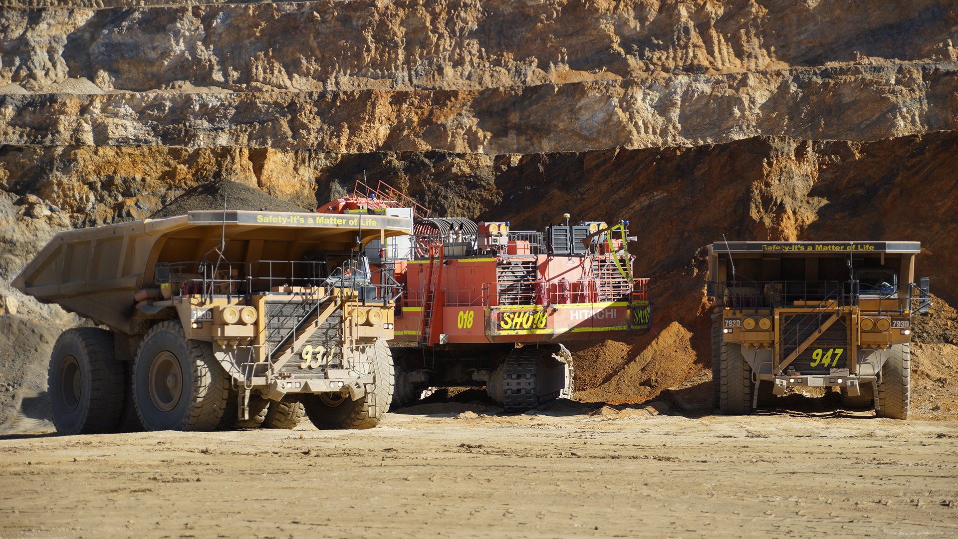 Large Scale Mining Equipment